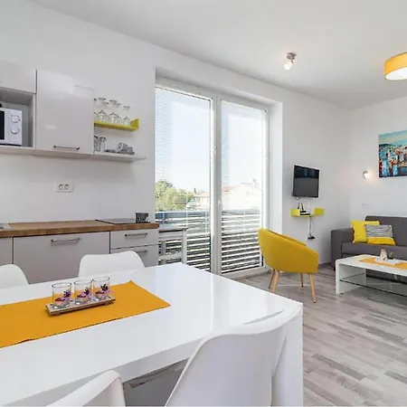 Apartment Beautiful In With Swimming Pool *