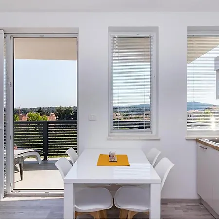 Beautiful In With Swimming Pool Apartment